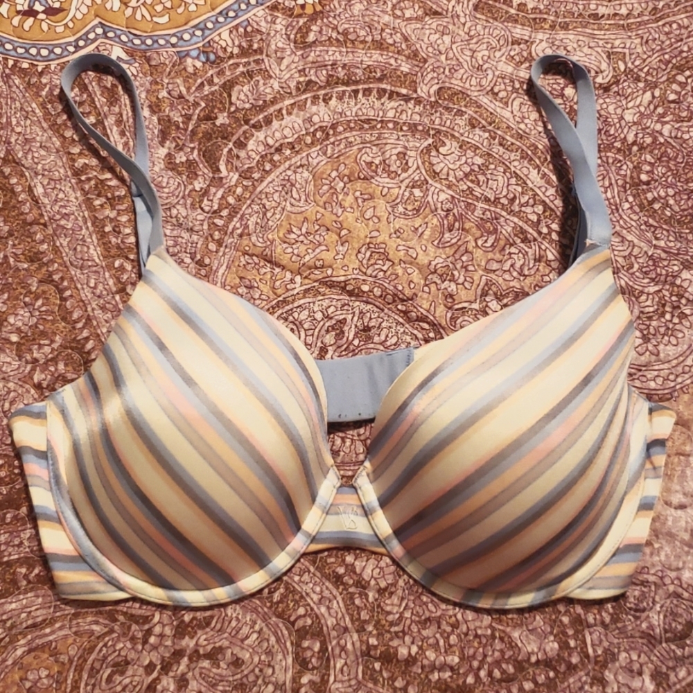 Victoria's Secret T-Shirt Bra